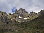 48 Un gran bel Valletto (2372 m) baciato anche se per poco dfal sole